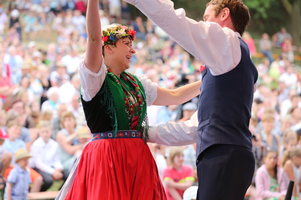 Abbildung Tanzgruppe Schmerlitz