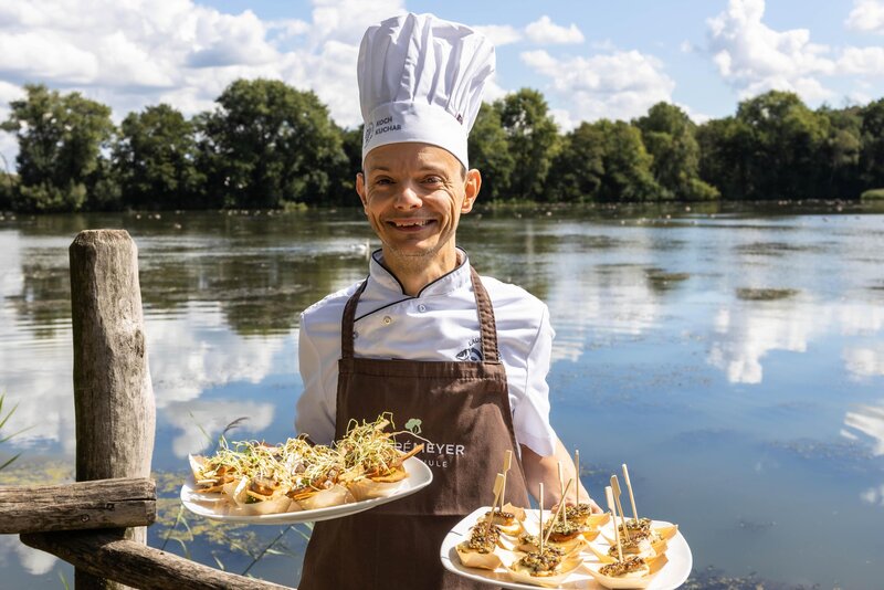 Abbildung André Meyer serviert Lausitzer Fisch